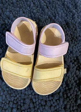 Сандалии летние