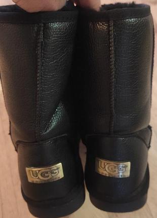 Угги ugg ,натуральна шкіра і хутро,дуже класні на наш  39 розмір,на 40 малі.оплата на картку.