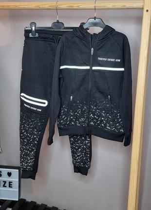 Якісний та стильний костюм від george