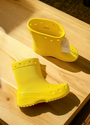 В наличии резиновые сапоги crocs на каждый день