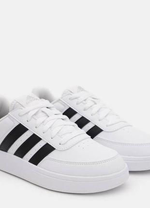 Женские кроссовки adidas оригинал.