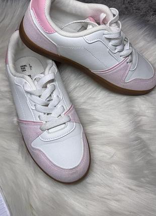 Кросівки дитячі