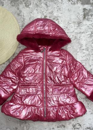 Стильная и тёплая курточка - парка на меху красивого малинового цвета для маленькой принцессы.