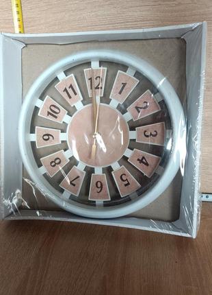 Годинники настінні круглі класичні