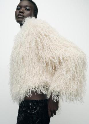 Коротке пальто зі штучного хутра