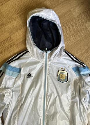 Куртка ветровка джерси футбольная коллекционная редкая adidas argentina оригинал новая размер l скорее маломерит , без нюансов абсолютно новая .