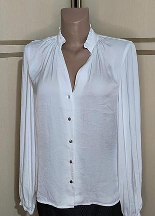 Легенька класична блузка