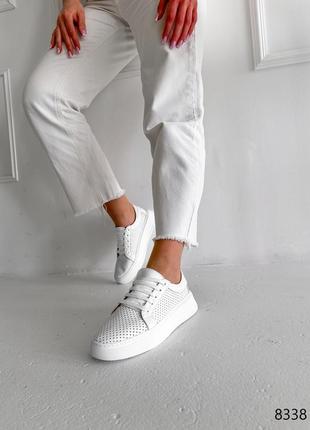 Білі натуральні шкіряні кросівки кеди кєди з наскрізною перфорацією на товстій підошві шкіра4 фото