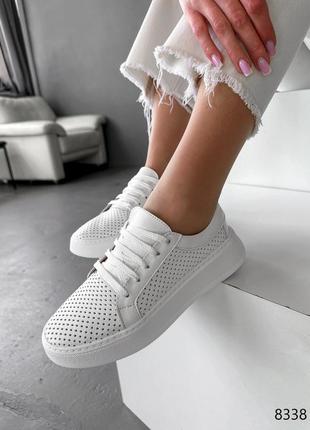 Білі натуральні шкіряні кросівки кеди кєди з наскрізною перфорацією на товстій підошві шкіра9 фото