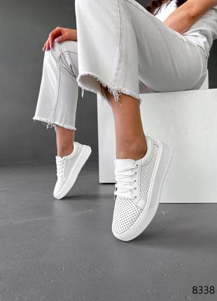 Білі натуральні шкіряні кросівки кеди кєди з наскрізною перфорацією на товстій підошві шкіра10 фото