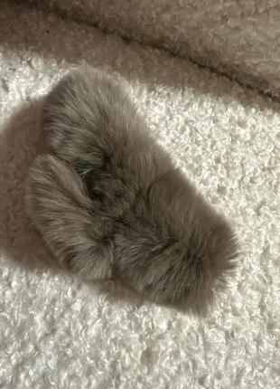 Пухнастий крабик заколка для волосся