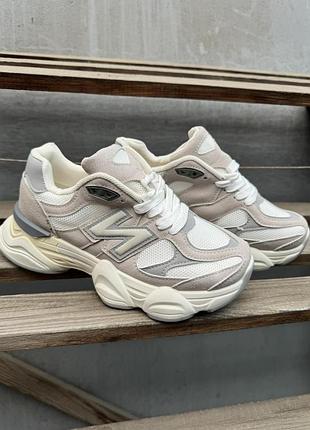 Бежеві кросівки нб