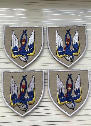 Шеврон «ластівка щит" 4