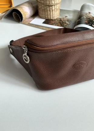 Шкіряна поясна сумочка від  longchamp.