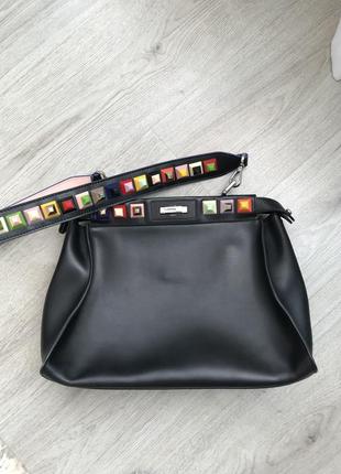 Стильна сумка fendi