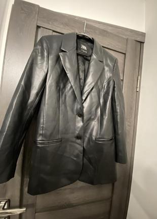 Кожаный жакет zara