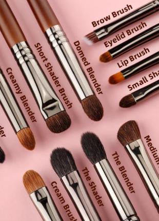 Набір пензлів з натуральним ворсом (кози, поні, ласки) для макіяжу очей ovw, 12 штук у брендовій косметичці3 фото