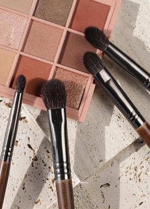 Набір пензлів з натуральним ворсом (кози, поні, ласки) для макіяжу очей ovw, 12 штук у брендовій косметичці9 фото