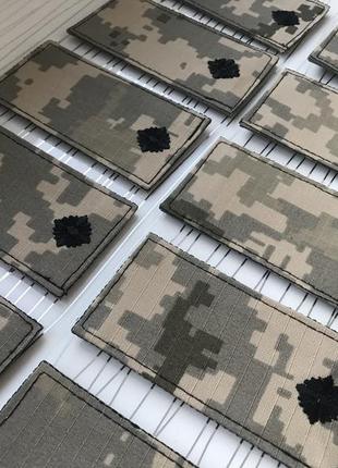 Погон молодший лейтенант на пікселі