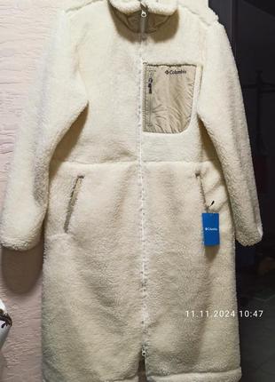 Трендовое шорповое пальто columbia дымесезонное белого цвета, размер м