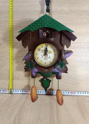 Часы  настенные фигурные классические