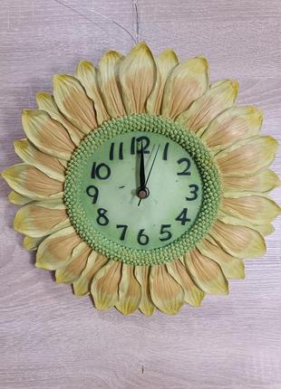 Настінні годинники класичні круглі kronos