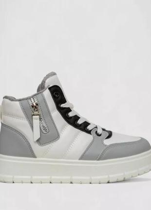 Кроссовки женские зимние