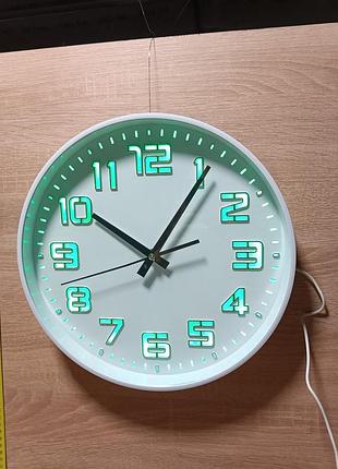 Часы настенные круглые классические с подсветкой