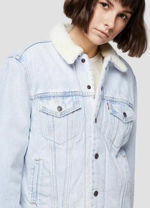 Джинсовая куртка на меху шерпа levi's