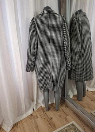 Шикарне з кишенями та шерстю пальто преміумкласу