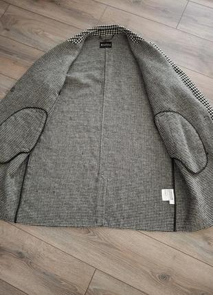 Шикарне з кишенями та шерстю пальто преміумкласу