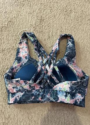 Спортивный топ