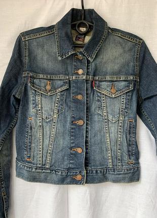Джинсова куртка levi’s