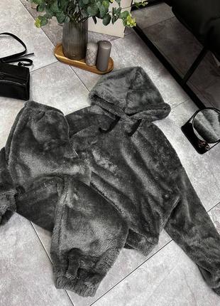 Плюшевий костюм