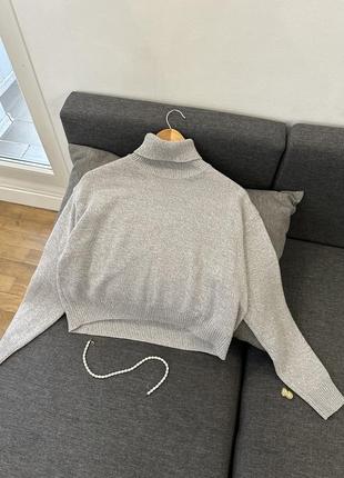 Базовий сірий светр під горло h&m