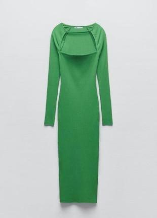 Красива сукня . zara  міді в рубчик з красивим декольте zara .