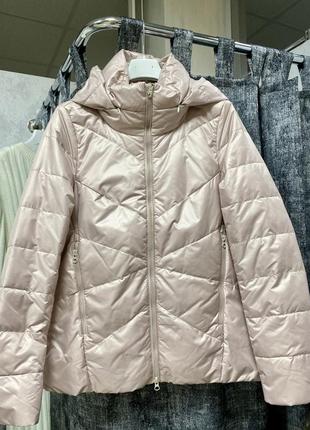 Жіноча куртка