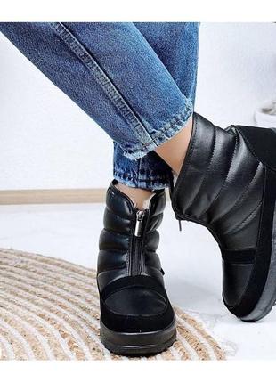 Женские короткие ботинки-дутики на молнии черного цвета 38-40р