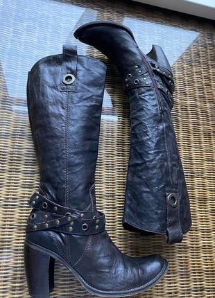 Шкіряні чоботи на підборах  lavorazione antigianale made in italy оригінал