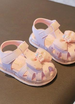 Гарне легеньке взуття