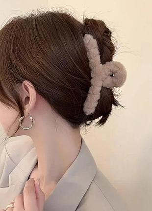 Зажим для волос коричневый