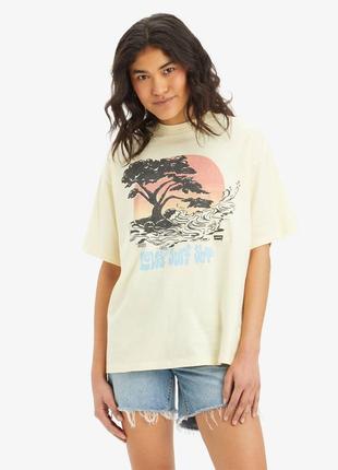 Женская футболка levi's свободного кроя