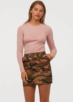 Брендова спідниця міні "divided h&m" хакі, камуфляжна. розмір eur38.2 фото