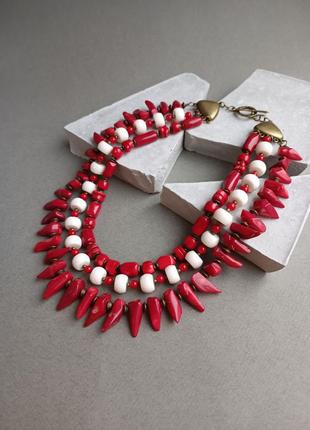 Кольє з коралу