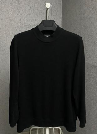 Черный свитер от бренда h&m