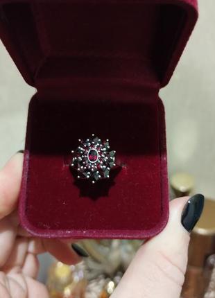 Серебряная кольца с натуральным гранатом