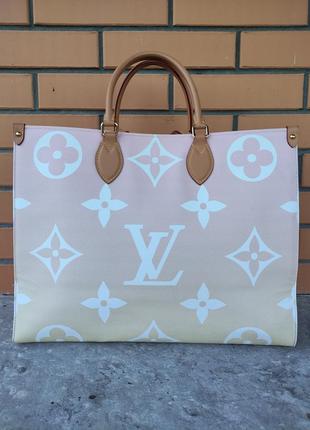 Франция louis vuitton люкс бренд у бассейна Conthego gm номер.