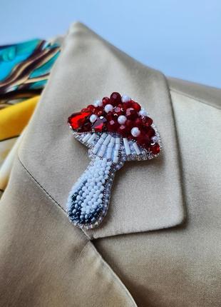 Гриб мухомор брошка з бісеру осіння брошка ручної роботи.2 фото