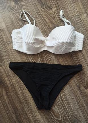 Купальник у рубчик, балконет.