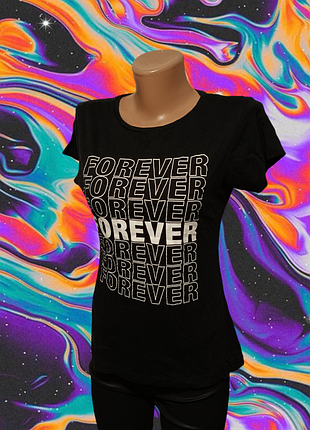 Черная футболка с надписью